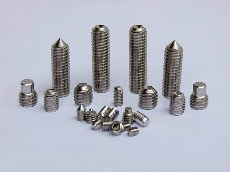 Supply of tightening screw